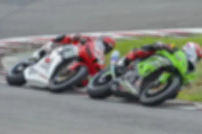 Ahmad Yudhistira (depan) saat balap 600 cc di ARRC Sentul 2018