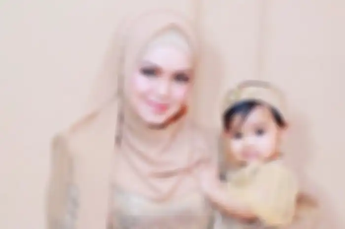 Siti Nurhaliza bersama Aafiyah Khalid 