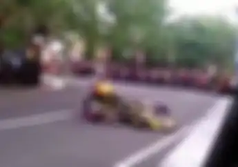 Serem.. Video Pembalap Lokal Terlindas Lawan Saat Jatuh di Tikungan Rolling Speed