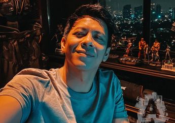 Kelar Bikin Warga Bandung Meleyot, Ariel NOAH Beraksi Lagi Nyamar Jadi Staff Toko Sampai Bikin Ibu-ibu Klepek-klepek dengan Pesona Mematikannya: Ngimpi Apa Ya Allah