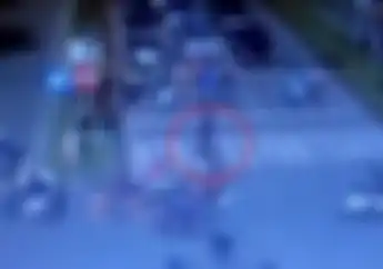 Waduh! Disuruh Mundur Saat Lampu Merah, Bikers Ini Malah Panik dan Bahayakan Bikers Lain