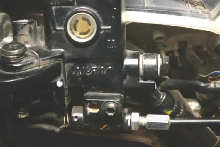 Hindari Nyungsep di Jalan Raya, Begini Trik Seting Rem Combi Brake System (CBS)