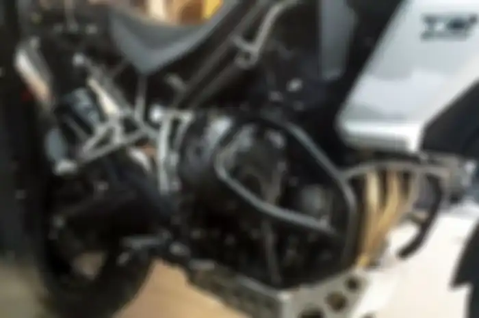 Mesin tiga silinder milik Triumph Tiger 800 XCX 2018