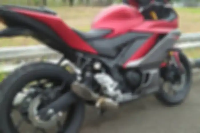 Desain slash tail di knalpot Sakura AR11 untuk Yamaha R25 2019