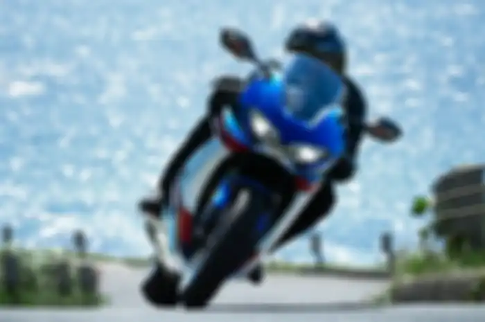 Handling VFR800F diklaim cocok untuk ngebut