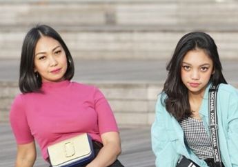 Kompak Abis! Begini 5 Fashion Kece Naura dan Sang Mama, Nola B3!