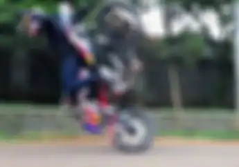 Video Latihan Freestyle Naik Yamaha V-Ixion, Endingnya Mengagumkan