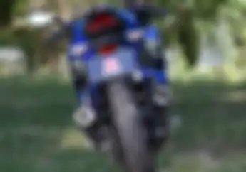 Video Motor Kawasaki Ninja 250 Pakai Knalpot Kiri-Kanan, Suara Moge tapi Adem