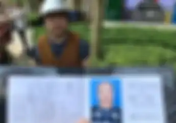 Heboh Seorang Pemotor Bikin SIM C Sendiri, Saking Kocaknya Bikin Polisi Tertawa