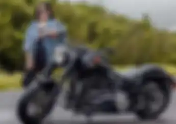 Bikin Meleleh! Video Via Vallen Kendarai Moge Harley-Davidson, Sayangnya Ada yang Dilupakan