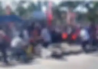 Kocak.. Video Motor Terbakar Saat Balap, Cara Padamkannya di Luar Nalar