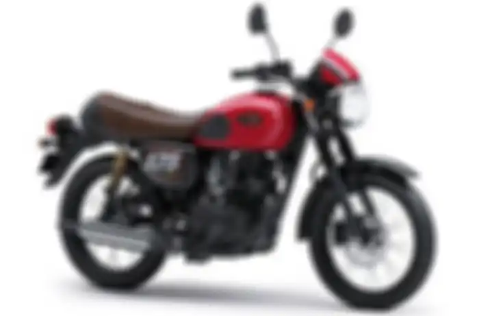 Kawasaki W175 Cafe 2019 warna merah Candy Fire Red