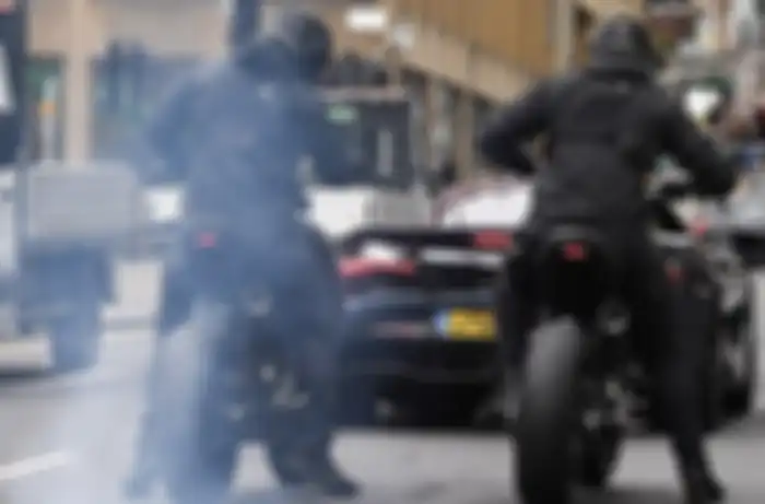 KTM 950 SM dipakai di Hobbs & Shaw