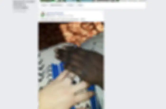 Meme perbedaan tangan driver ojek online dan staf kantoran