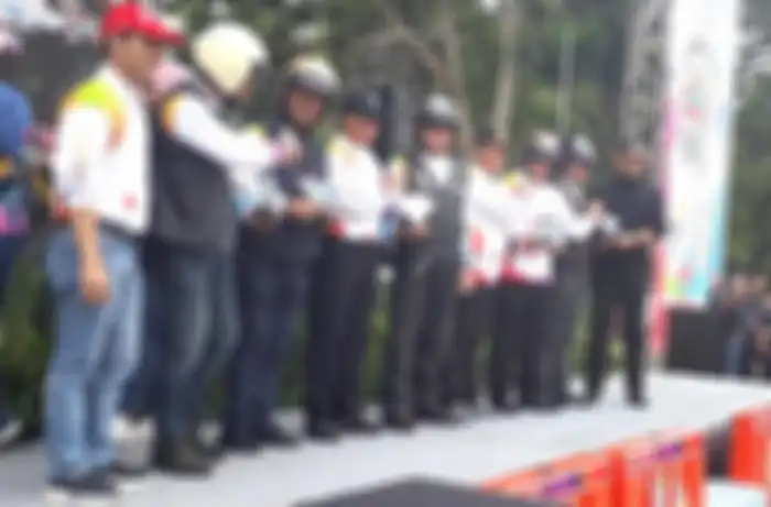 Polda Metro Jaya catat rekor MURI bagikan helm gratis