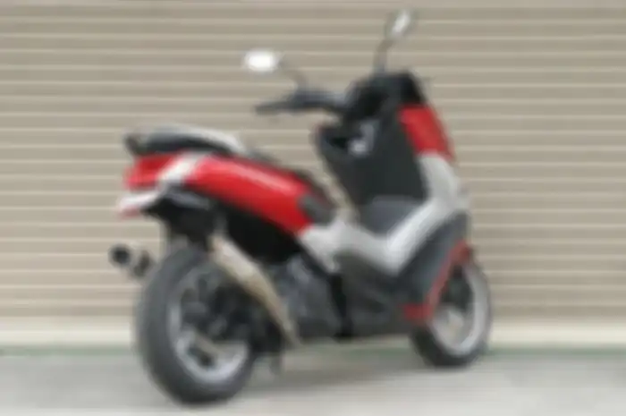 Yamaha NMAX sekilas pakai dua knalpot