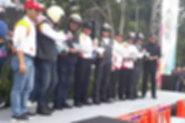 Polda Metro Jaya catat rekor MURI bagikan helm gratis