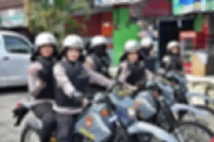 Polwan di Mojokerto patroli amankan Pemilu 2019