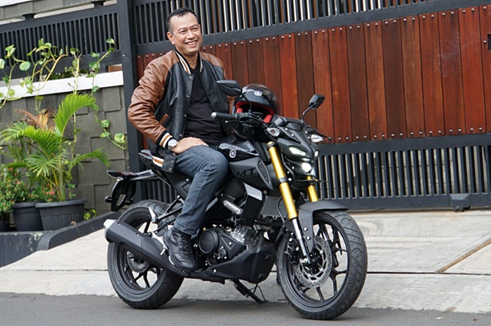 Agus Setiono dan motor Yamaha MT-15 terbaru