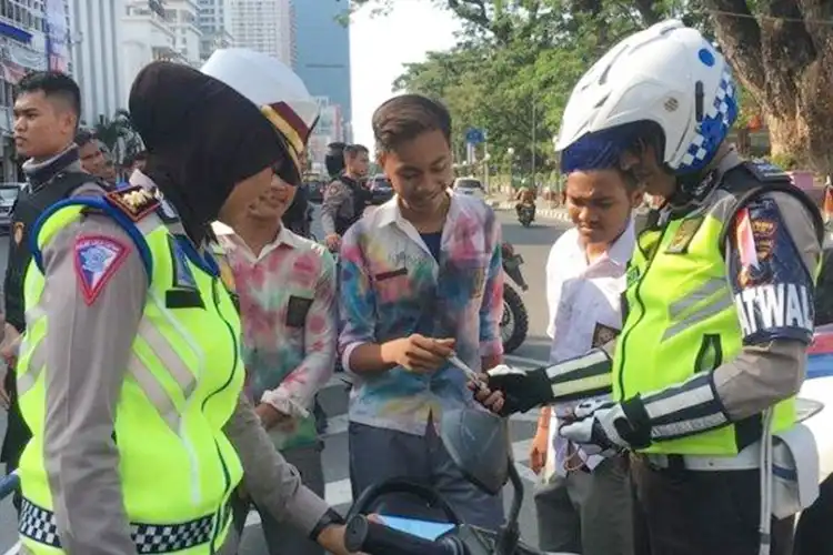 Tegang, Polisi Kejar Ratusan Pelajar SMK di Medan yang Konvoi Setelah Ujian, 40 Orang Ditahan