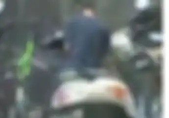 Waspada, Video Komplotan Bocah Pencuri Motor Beraksi di Masjid saat Sholat Jumat