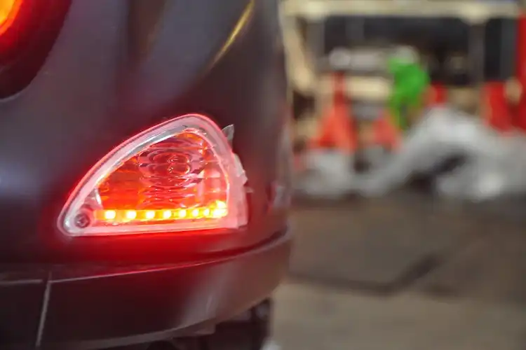 Pasang Lampu Sein LED di Motor Vespa, Paket Hemat Bikin Ganteng
