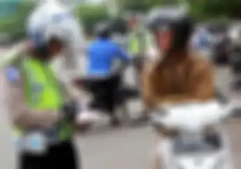 Belum Punya SIM dengan Lupa Bawa SIM Dendanya Bikin Dompet Tipis, Lebih Mahal Mana?