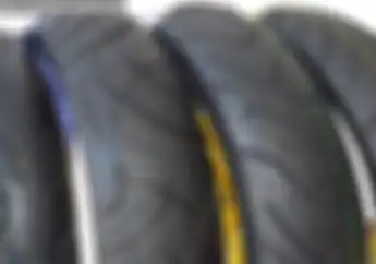 Boleh Enggak Pasang Ban Belakang di Depan? Awas Bahaya di Musim Hujan, Ini Penjelasannya