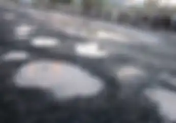Cek 4 Bagian Ini Jika Motor loe Sering Hajar Lubang Brother..