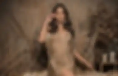 Kenakan Celana Super Mini, Nia Ramadhani Unggah Video Seksi di Kamar Mandi, Penampilannya Langsung Jadi Sorotan