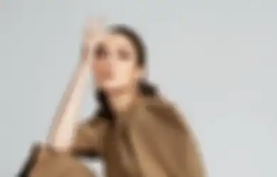 Digadang-gadang Segera Lepas Masa Lajang, Luna Maya Tersipu Malu saat Ditanya Ayu Dewi soal Kekasihnya