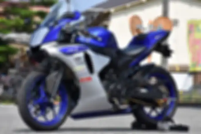 Sulap R25 jadi R1 dengan fairing EIGHT