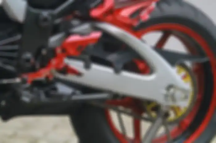 Swing arm ambil dari Suzuki GSX750