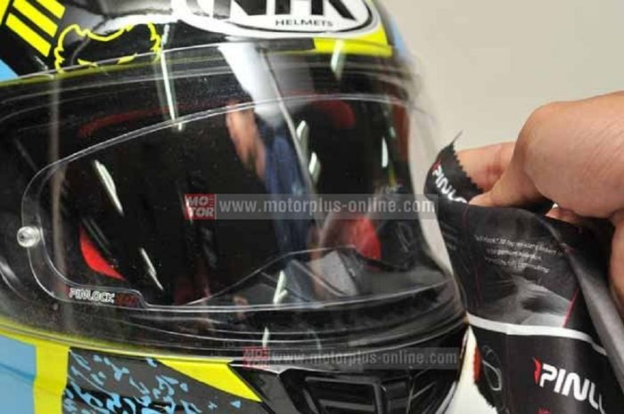 Bersihkan pinlock menggunakan kain khusus