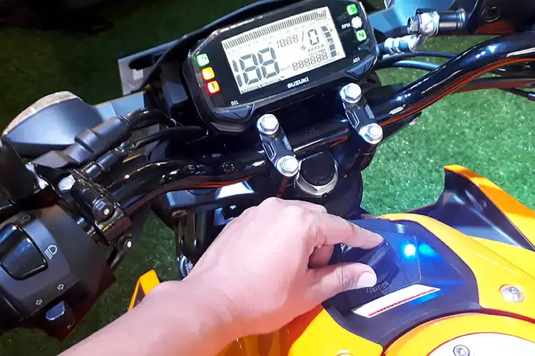 Wajib Tahu! Begini Ciri Baterai Remote Keyless Suzuki GSX-R150 yang Sudah Mau Habis