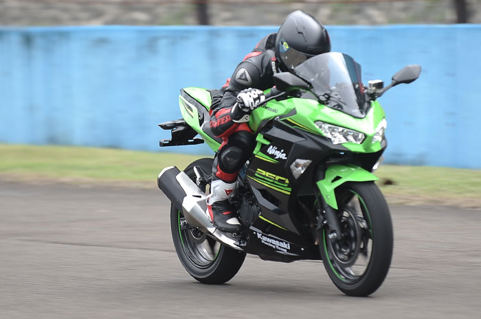 Tarikan Kawasaki All New Ninja 250 lebih ringan