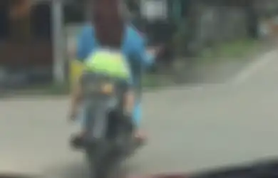 Seenak Jidat Kuasai Jalanan, Emak-emak yang Sein Kanan Belok Kiri Ini Bikin Seorang Biker Nyaris Celaka, Respon Saat Ditegur Bikin Jengkel