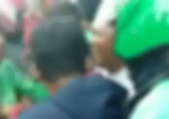 Video Keributan di Depan Asrama Polisi, Driver Ojol Dipukul Ojek Pangkalan, Gara-gara Penumpang