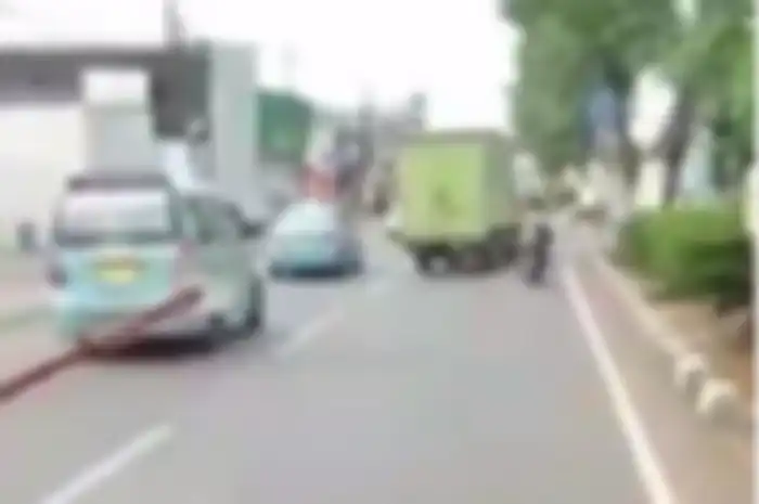 Debt collector terlibat kecelakaan di jalan raya Bekasi, Jaktim.
