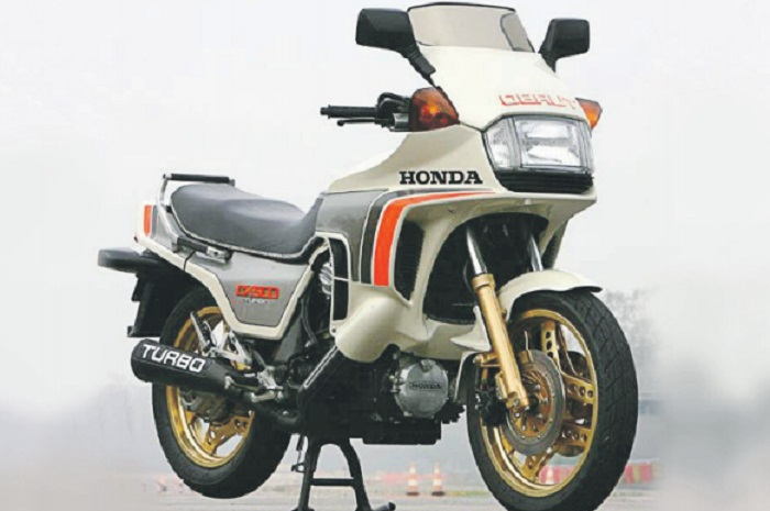 &bull;Honda CX500 Turbo. Power sentuh 82 hp