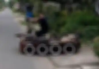 Cuma Vespa yang Bisa Begini, Netizen Sampai Heran Pas Motor Dipakai Jalan