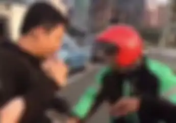 Brutal, Video Oknum Driver Ojol Tonjok Pemotor Usai Cekcok, Kabur Saat Diajak ke Polsek