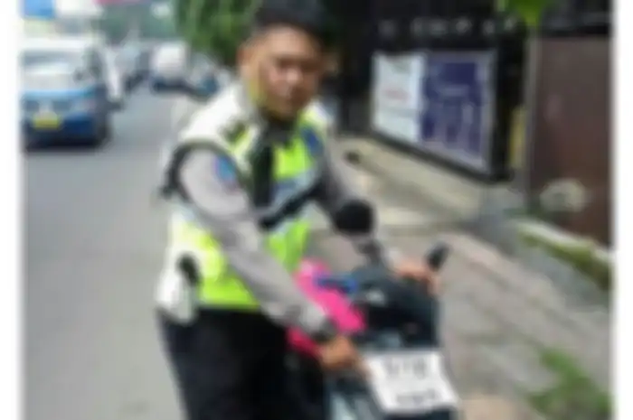  Boleh gak sih memodifikasi pelat nomor motor, begini aturan resminya.