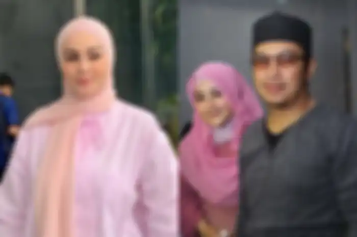 Umi Pipik-Uje dan Jennifer Dunn