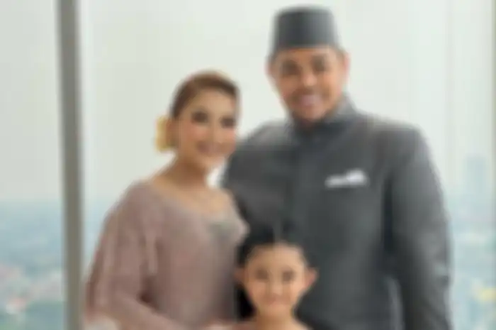 Ayu Ting Ting, Ivan gunawan dan Bilqis tampil kompak.