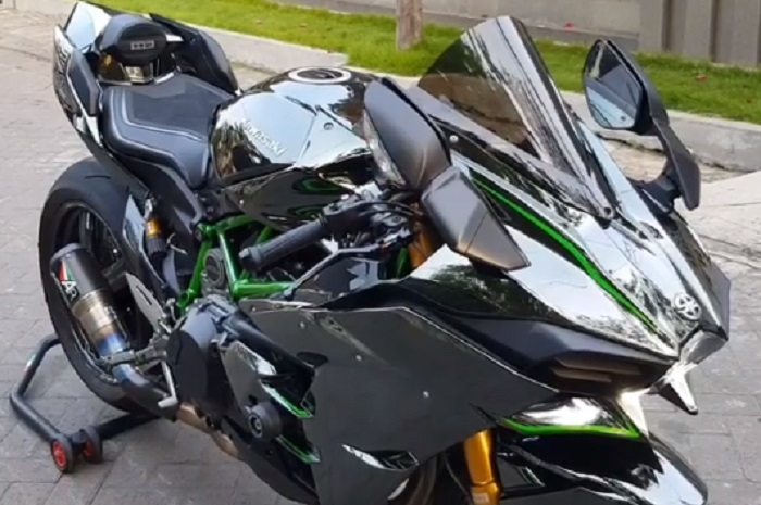 Modifikasi full aksesoris Kawasaki Ninja H2 telan dana Rp 285 juta.