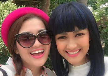 Setahun Meninggalnya Julia Perez, Fitri Carlina Ungkap Kerinduan Mendalam