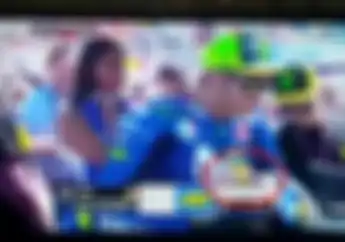 Wah Valentino Rossi Ketauan Tenggak Minuman kemasan  Sebelum Balap di MotoGP Spanyol, Simak Videonya!