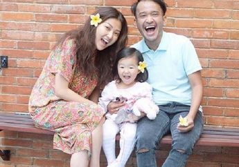 Ruben Onsu dan Sarwendah Bekerjasama Mengurus Thalia di Pagi Hari