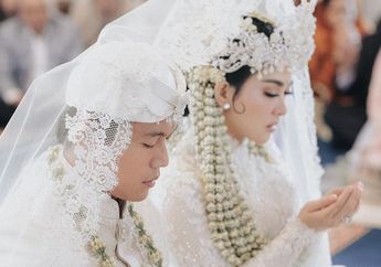Pakai Kebaya Putih Mewah Saat Akad Nikah, Lihat Gaya Syahrini dalam Balutan Busana Karya Eddy Betty